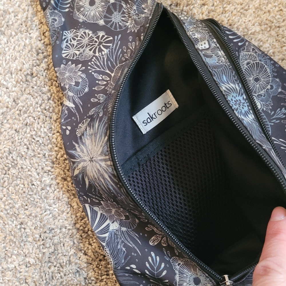 Sakroots Gray, Cream, Blue Ocean, Sea Turtle Patterned Sling Bag, Zipper Pockets - Picture 11 of 13